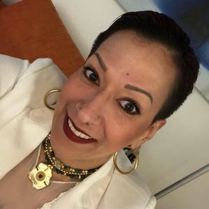 Meet your Posher, Yanet